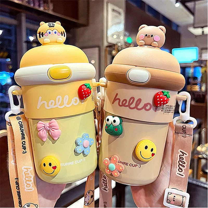 Portable crossbody water cup with high appearance and cute cartoon glass cup, double-layer plastic shell straw cup, 3D sticker