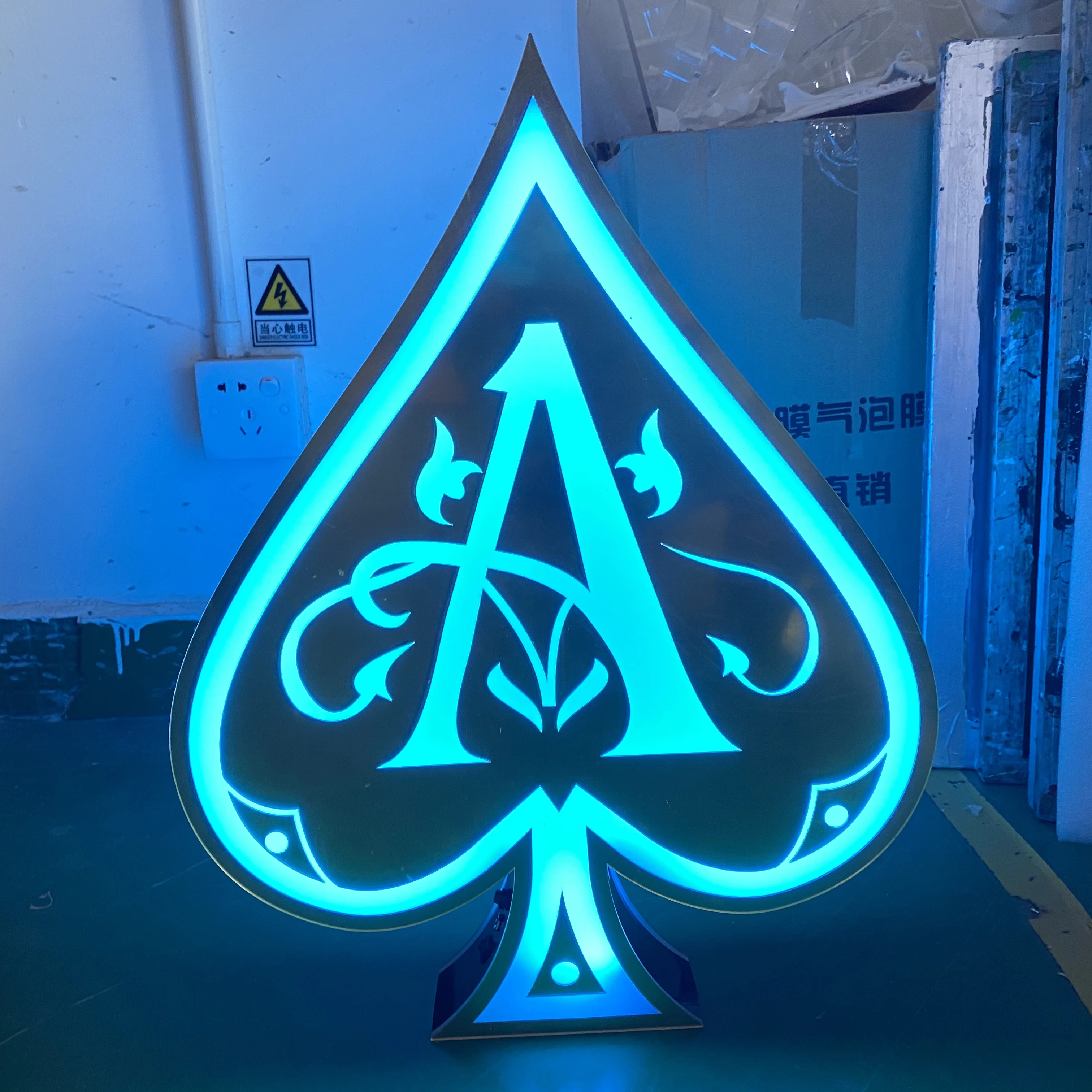 Customized Mirror Finish Ace of Spade Bottle Presenter Glorifier Display VIP Service Tray for Night Club