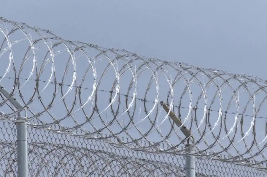 Manufacturer offer BTO-22 Hot Dipped Galvanized Concertina Razor Barbed Wire for Security Fence Razor Wire