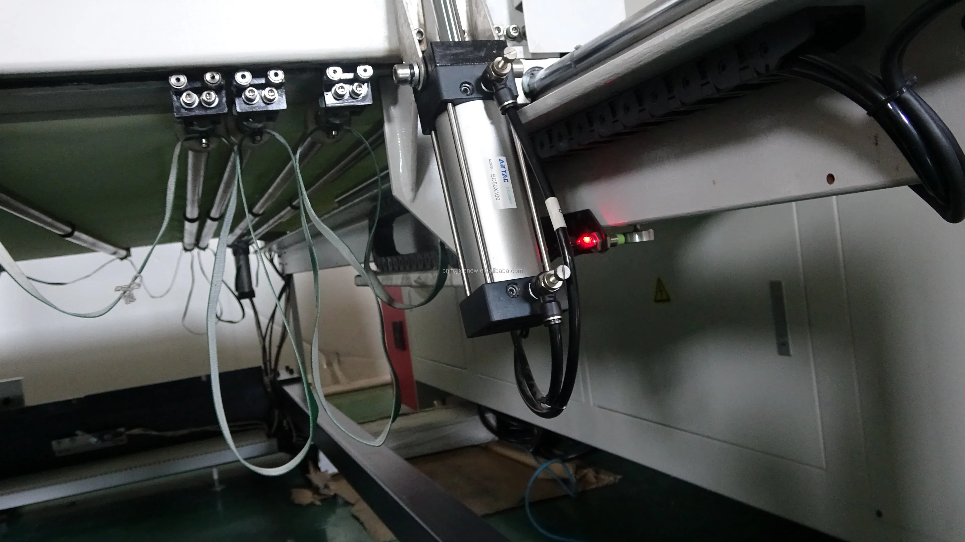 Full automatic single needle quilter quilting machine flower machine home textile, mattress between the cotton machine