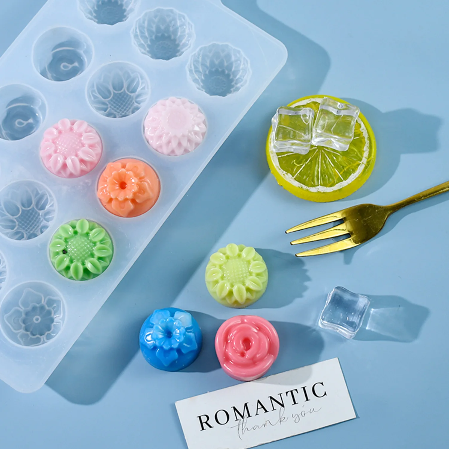 Wholesale Crystal Clear Epoxy Resin Kit 15 Holes Flower Cake Mold Resistant Chocolate Mold