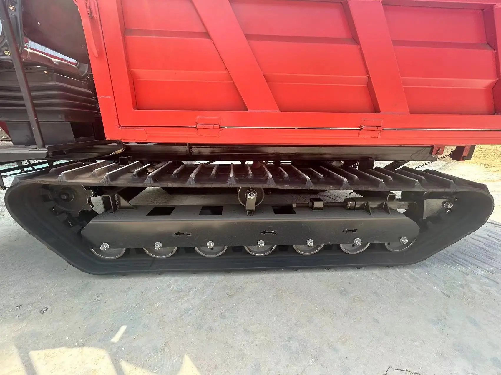 Manufacturers Sell a Variety of Models of Household Agricultural Simple and Flexible Operation of Small Dump Truck Crawlers