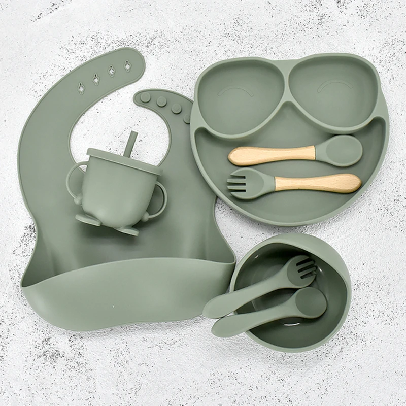 New Arrivals Kitchen Baby Accessories Set 8pcs Dinner Plate Bowl And Spoon BPA Free Silicone Weaning Baby Feeding Set