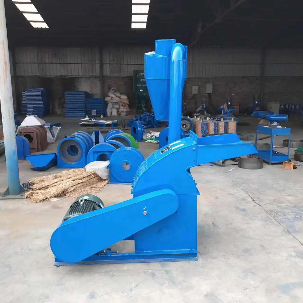 Small multi-functional grinding corn stalk feed crusher hammer blade mill crusher