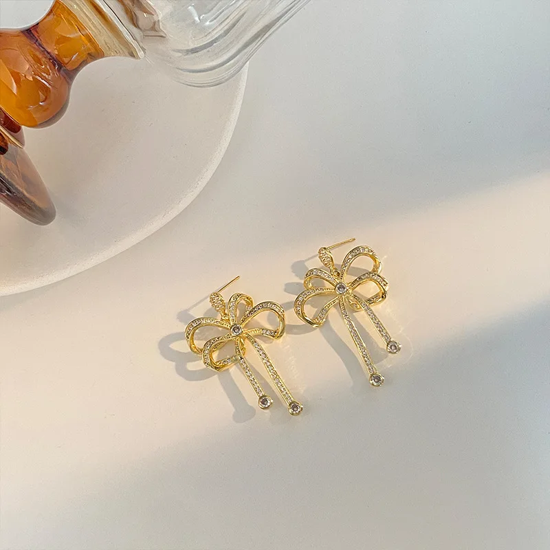 Boutique Copper Rhinestone Earrings Gifts Exquisite Zirconia Earrings Light Luxury Gold Silver Bow Earrings