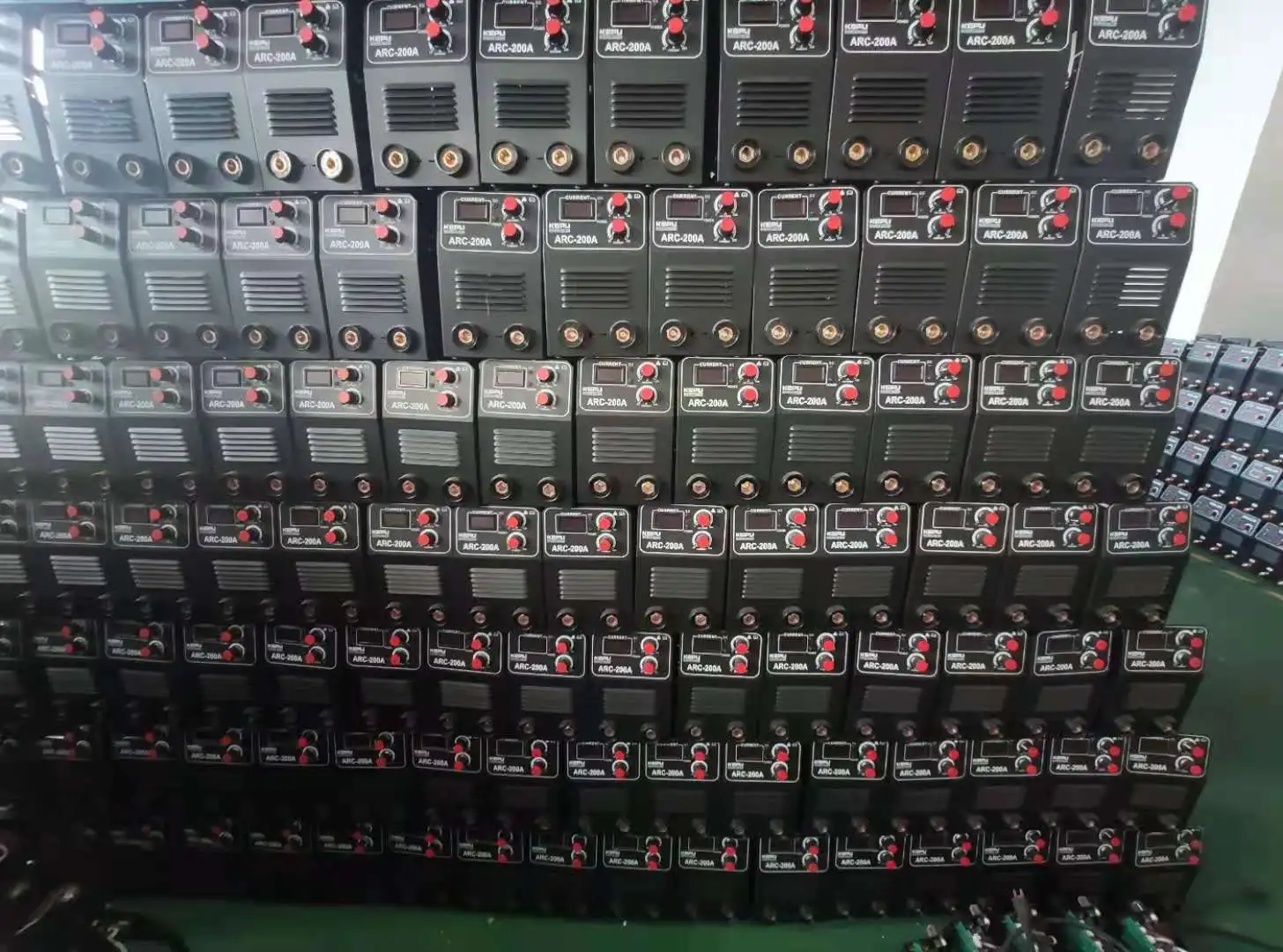 Инверторная дуговая сварочная машина Greatec Mosfet типа ARC250GOLD dc