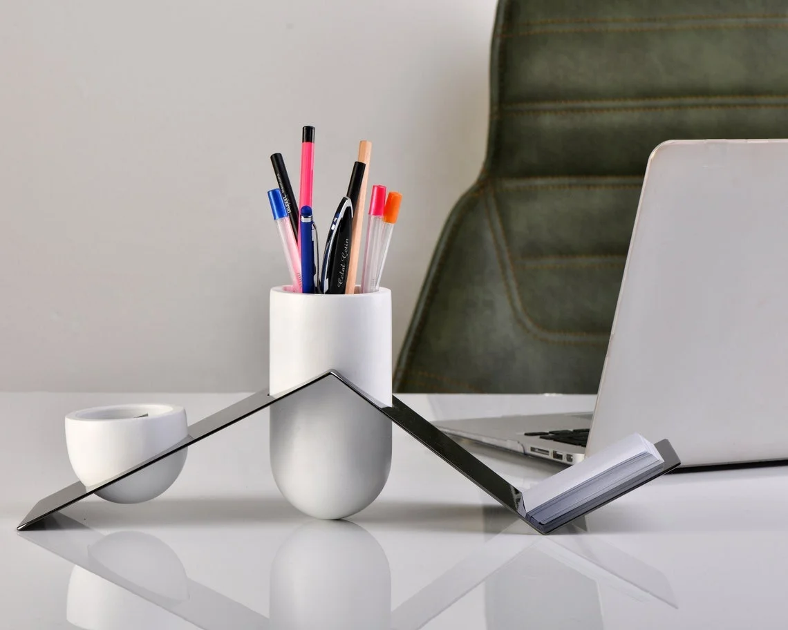 Office decoration Metal table accessory pen holder on metal platform