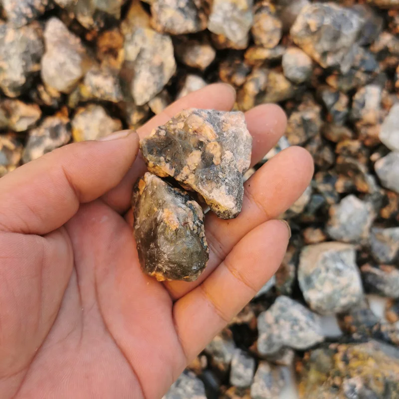 wholesale Beautiful Rough Natural Ghost Quartz Crystal Rough Stone Green Phantom Crystal Matt Surface