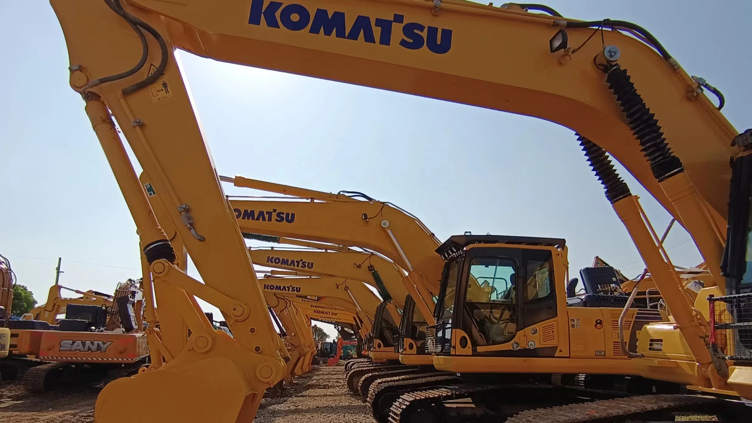 Cheap hot sale high flexibility construction equipment yellow large track excavator komatsu pc220 engineering tool