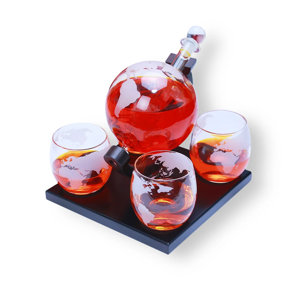 Уникальный стеклянный графин для виски Globe с 4 наборами