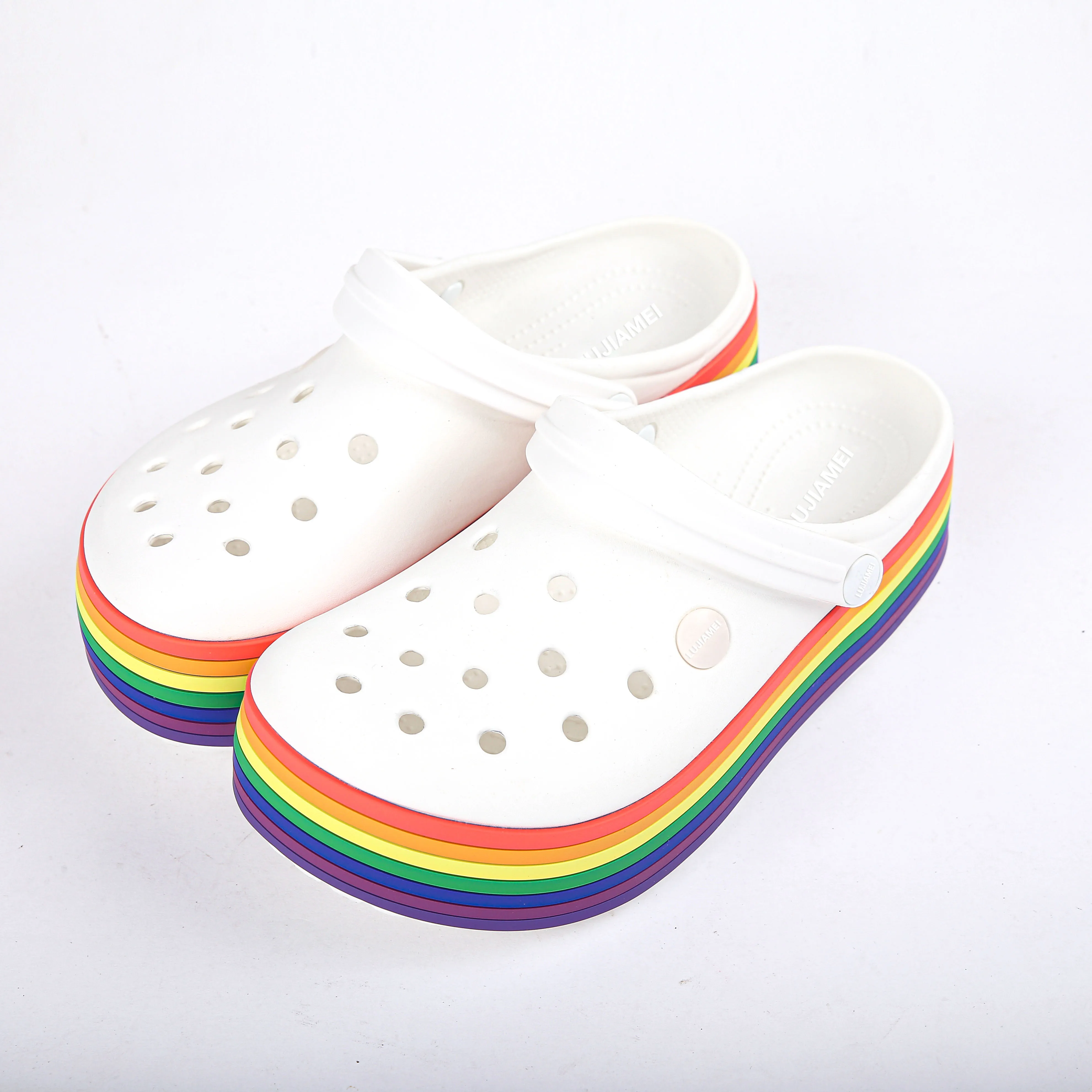 2024 Wholesale Soft EVA New Style Beach Clogs Shoes For Unisex home Anti-slippery Platform Sandals Summer Garden Slippers