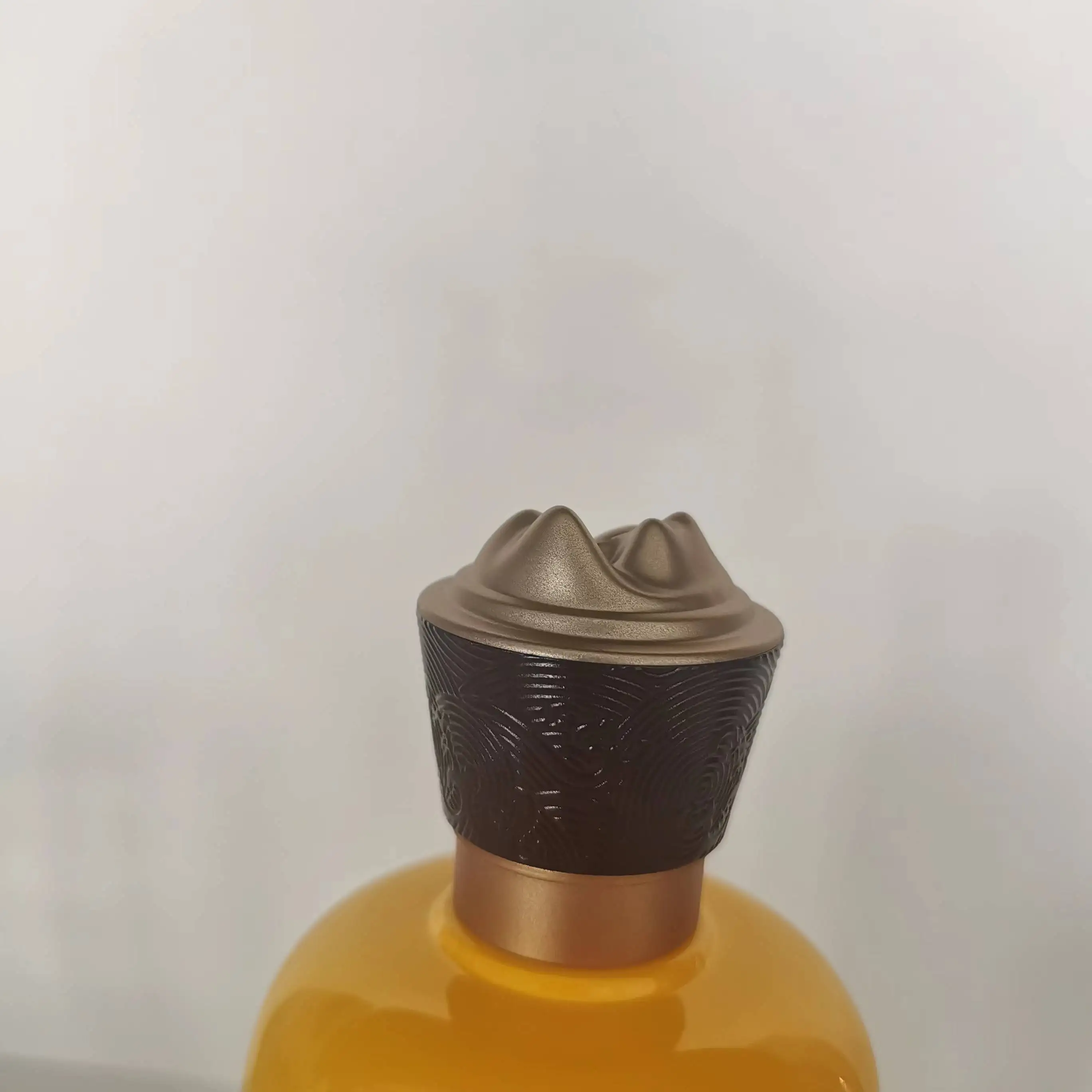 Custom Bottom Mountain 100ml 500ml 700ml 1000ml Whiskey Tequila Rum gin glass bottle with glass cap