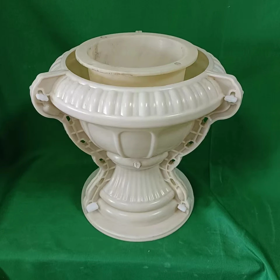 New design Precast garden decorative concrete  planter flower pot plastic molds for cement pots