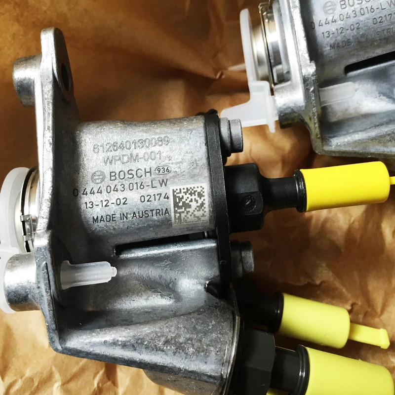 Auto parts diesel engine parts urea pump parts urea nozzle assy bosches Suitable for diesel engine vehicle