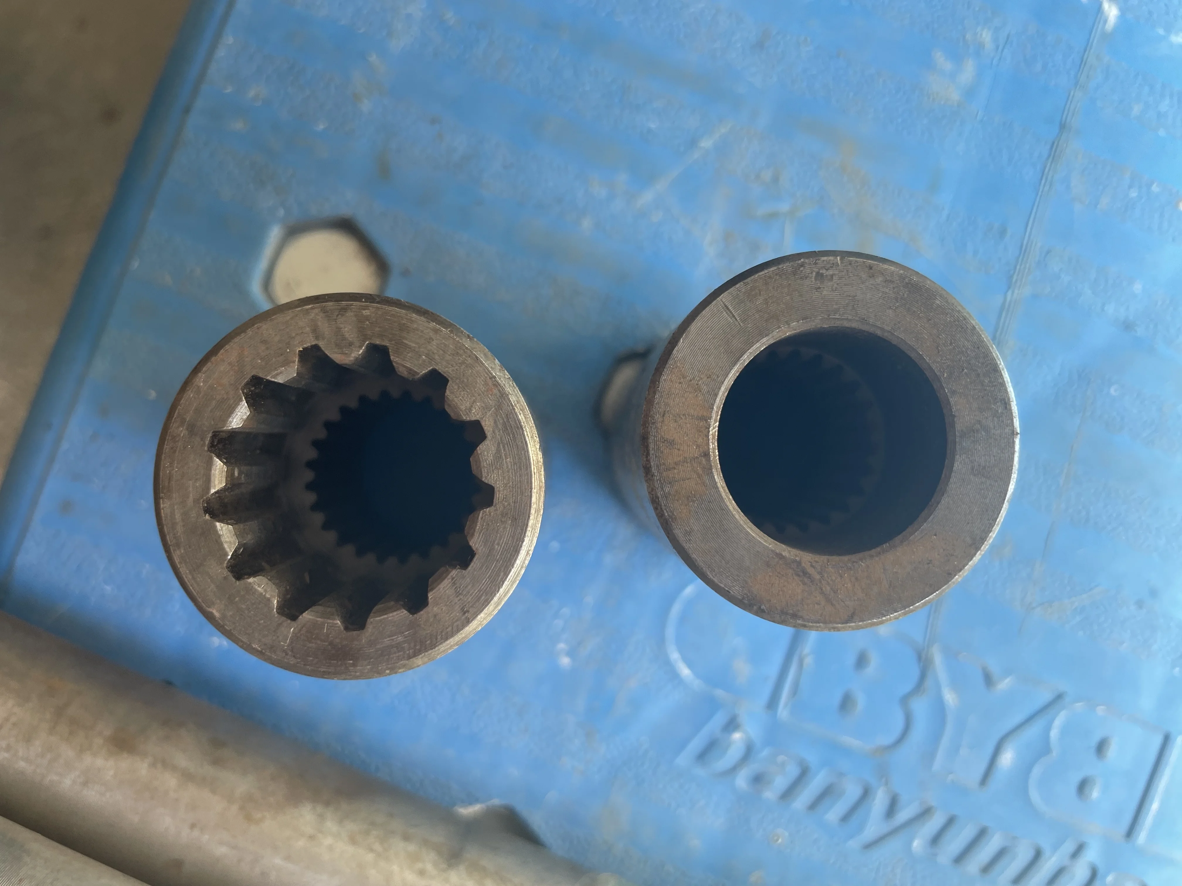 Trolley gear shaft and coupling