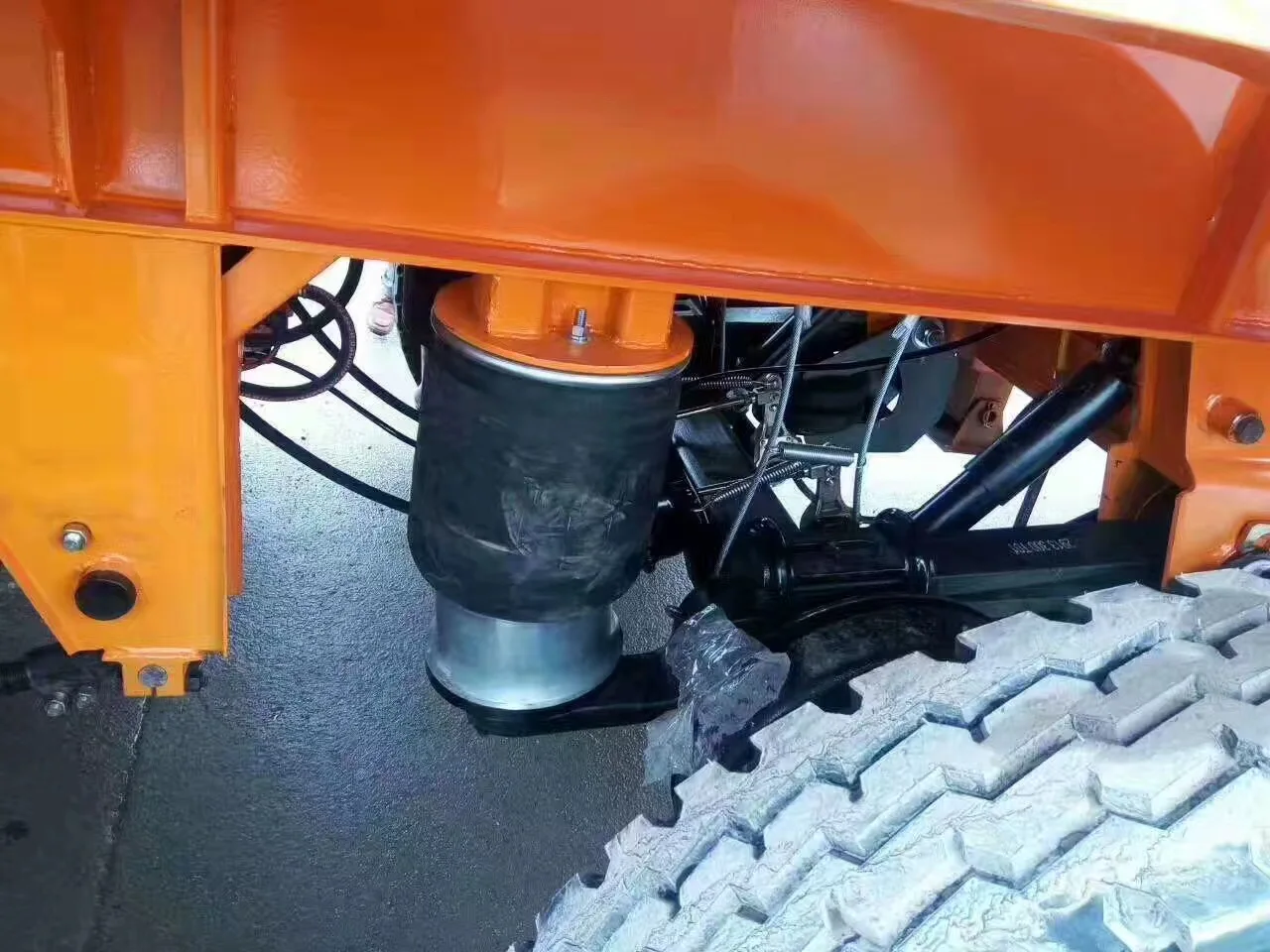 Longheng Trailer Suspension Trailer Leaf Spring Suspension Mechanical Suspension for Trailer Part