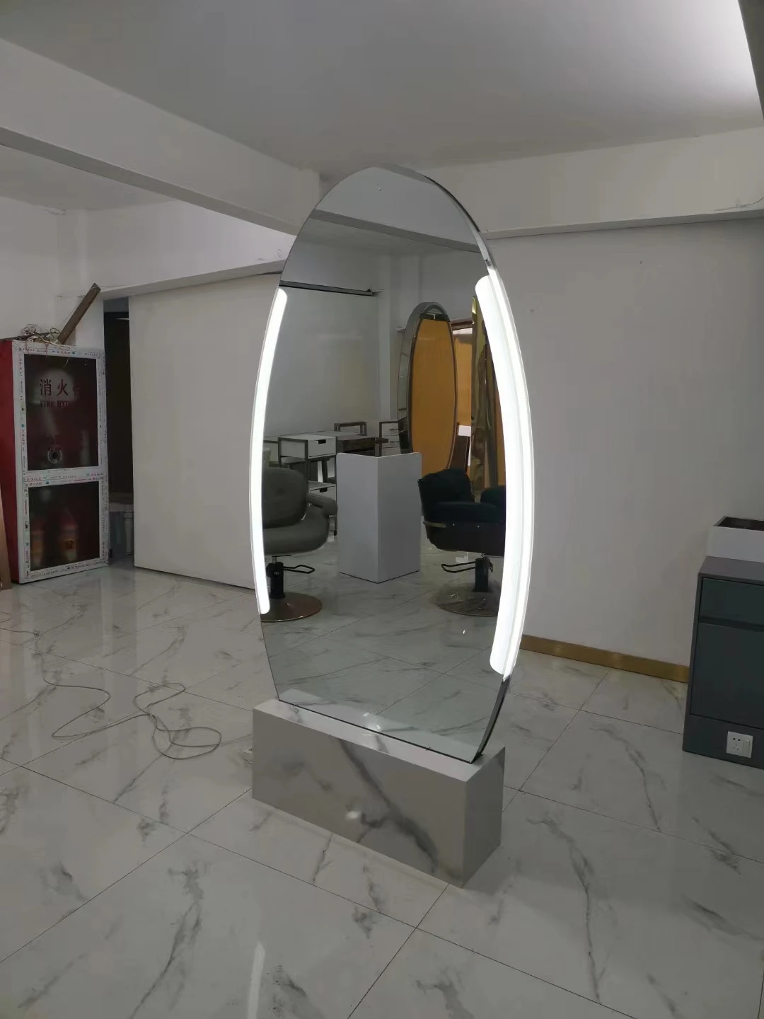 2022 Hot Sale  LED Half-Round Mirror Station Used  Total Station For Sale Lighted Salon Stations 10 Years Life