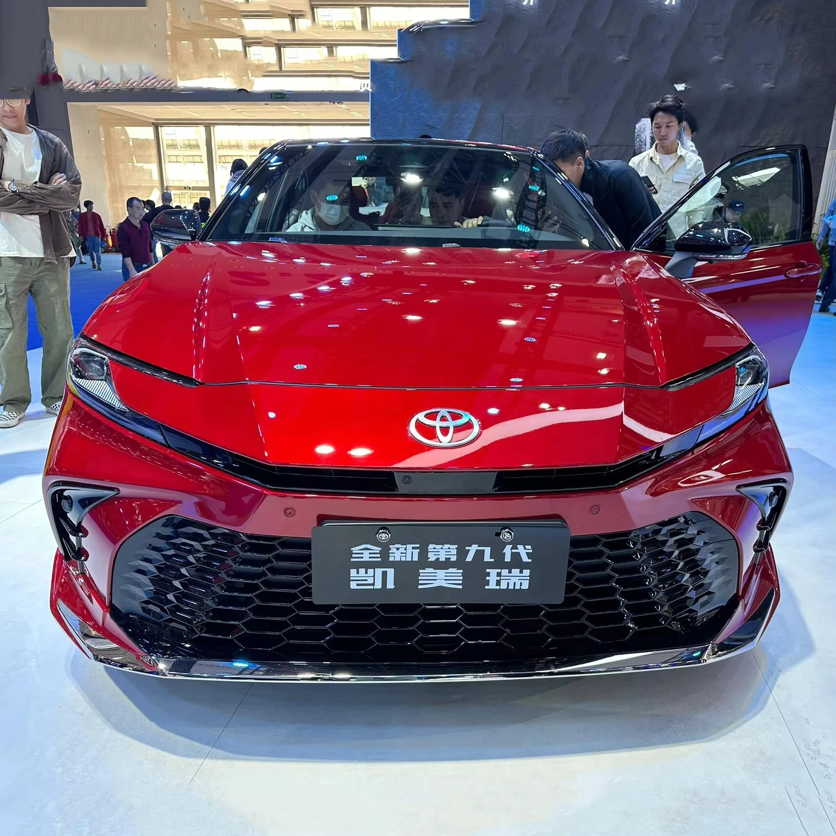 Toyotas Camrys 80 75 70 гибрид 25 His Elite PLUS автомобиль 2024 г версия подержанных автомобилей