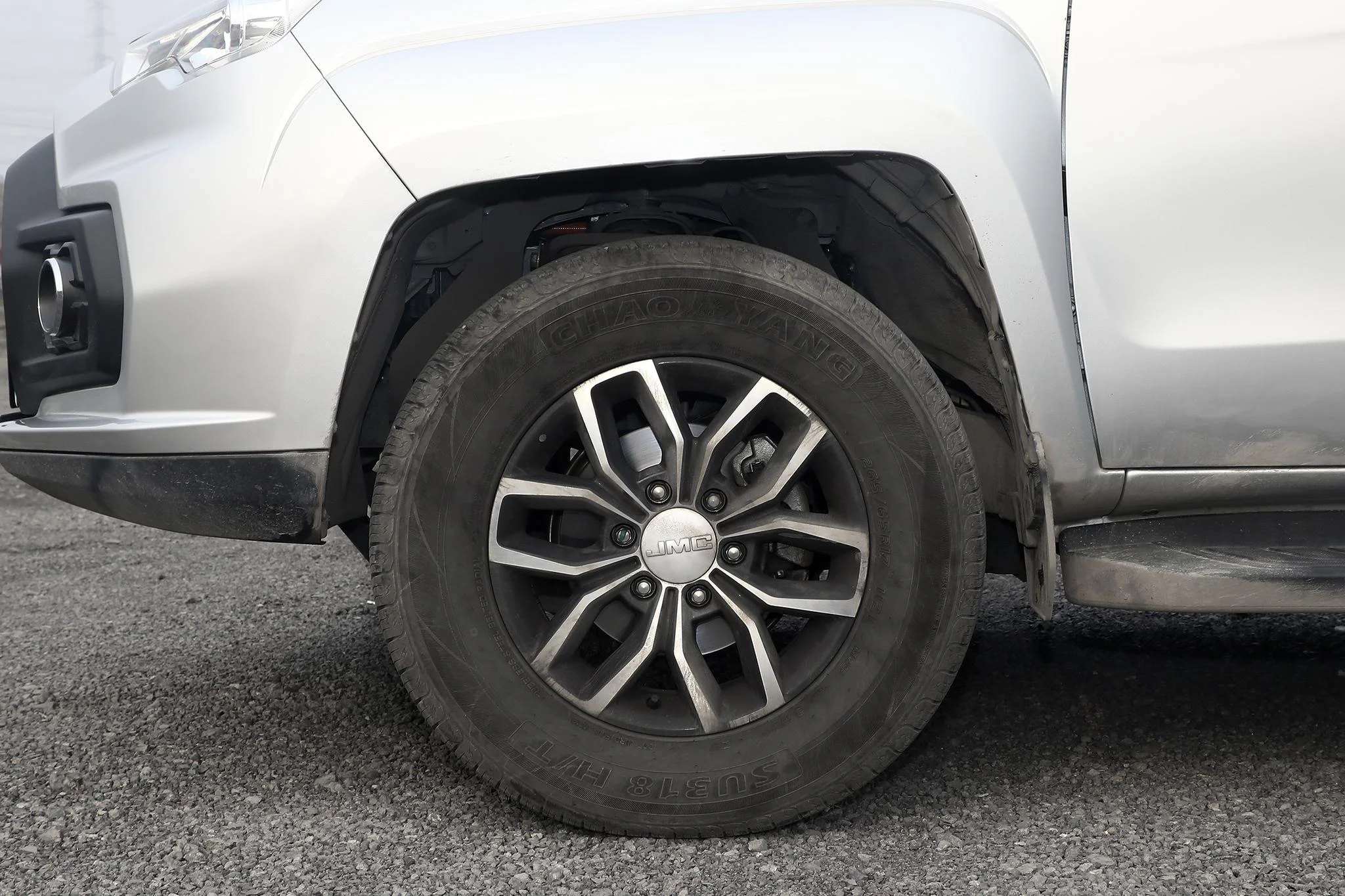 JMC Mid-Size Pickup Pure Electric 163 Horsepower Truck 4 Door 5 Seat Electric Truck With 100km/h Top Speed