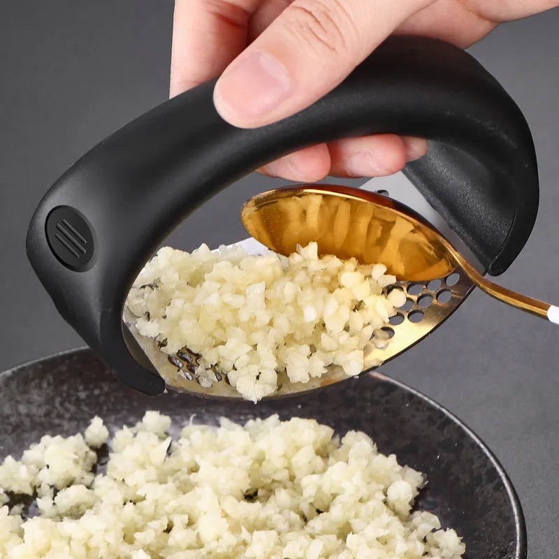 Multi-functional household garlic mashed stainless steel manual garlic pressing kitchen tool saves time and effort