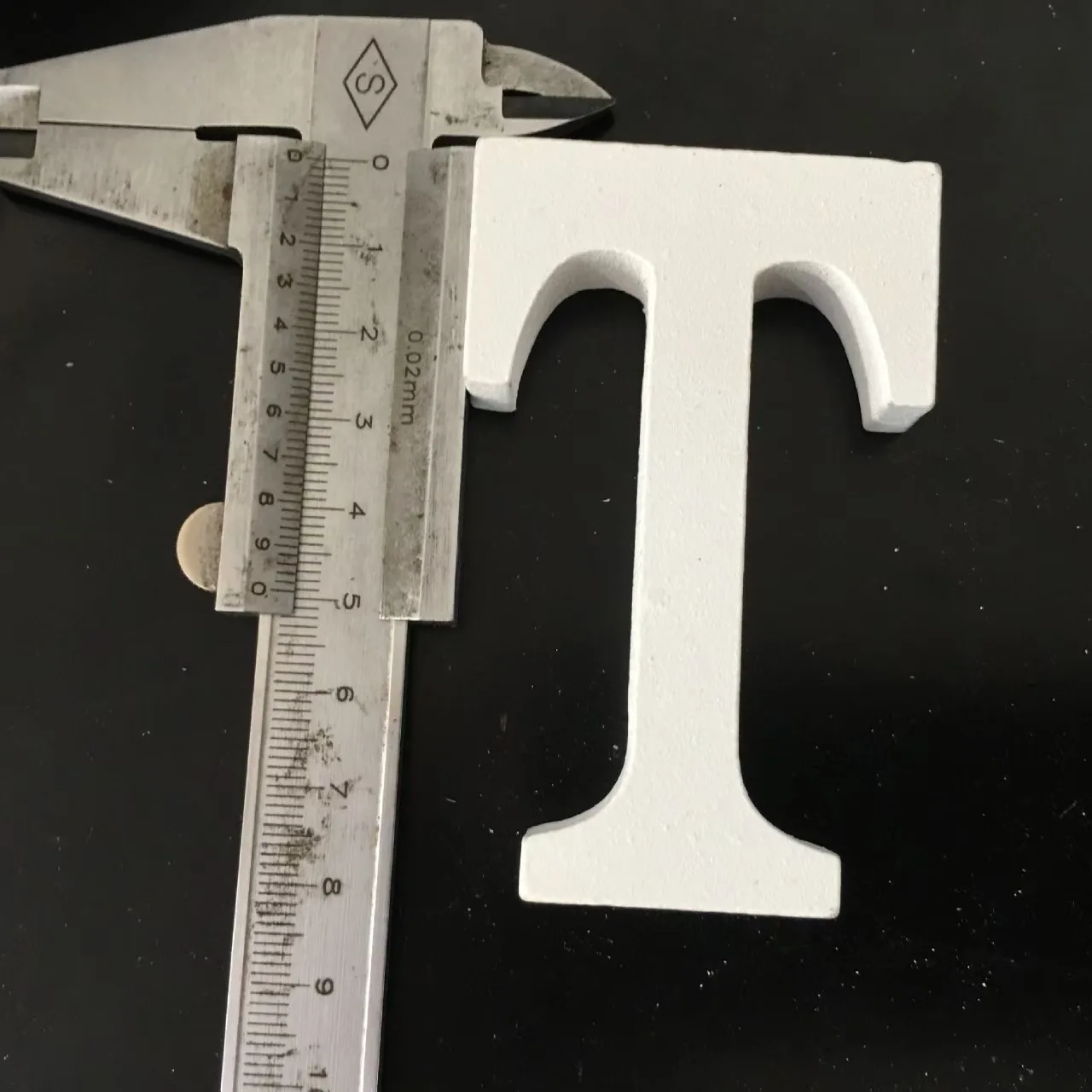 White DIY Craft Free Standing Wood Letters Pine Wooden Alphabet for Wedding Home Decor Modern Religious Style Painted Technique