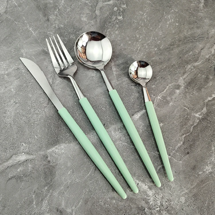 Disposable  Eco-friendly New Portuguese 4pcs plastic handle silver cutlery set Western tableware knife fork and spoon