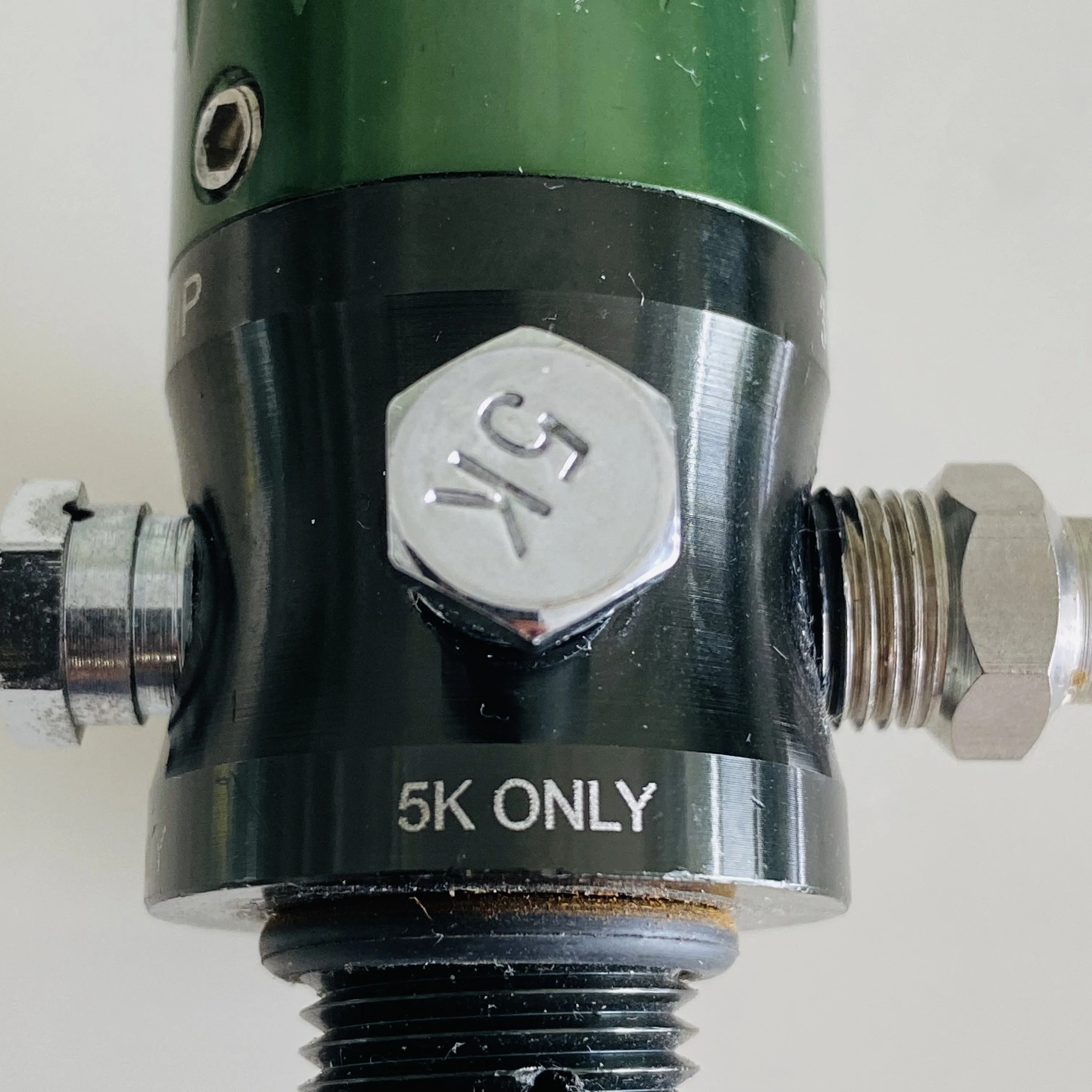 Paintball air tank gas pressure regulator 3000psi input with 800psi output