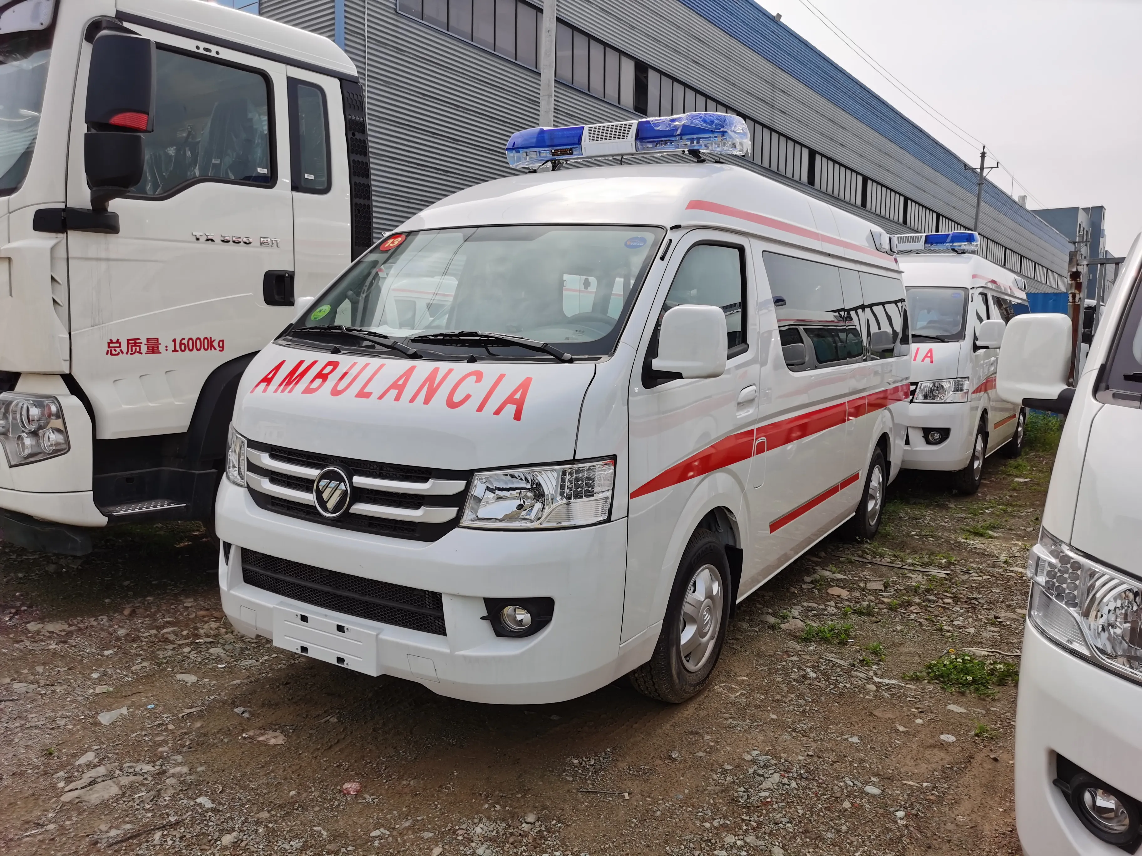 2024 Ambulance Rescue Car Brand New 4x4 Monitoring Hospital Medical Ambulance Vehicle for exporting