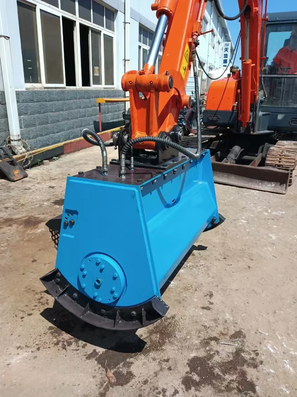 Motor-Powered Lawn Mower with Core Components