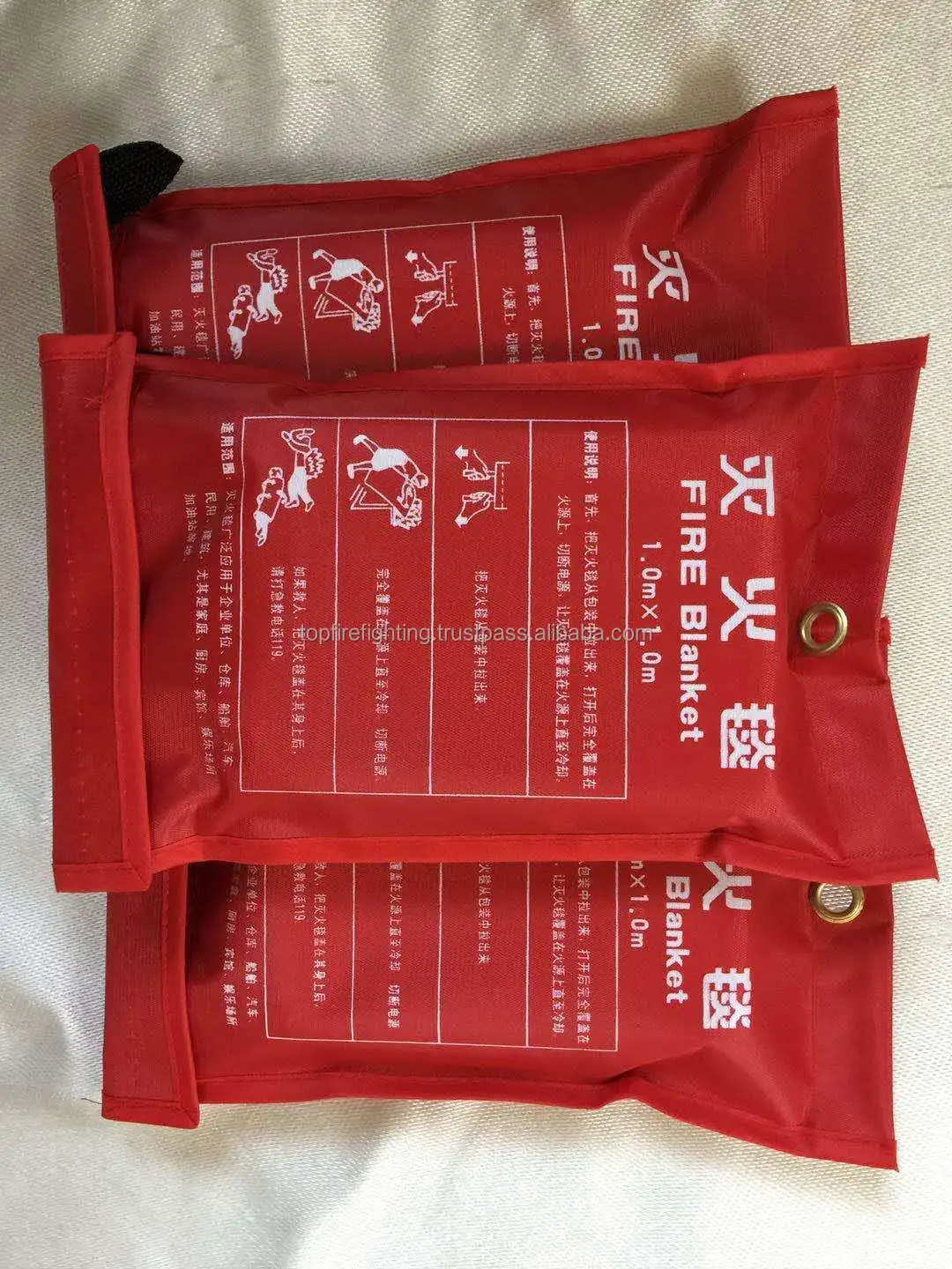 1.2x1.2m Standard Emergency Fire Retardant Protection Heat Insulation Fiberglass Fire Blanket for sale