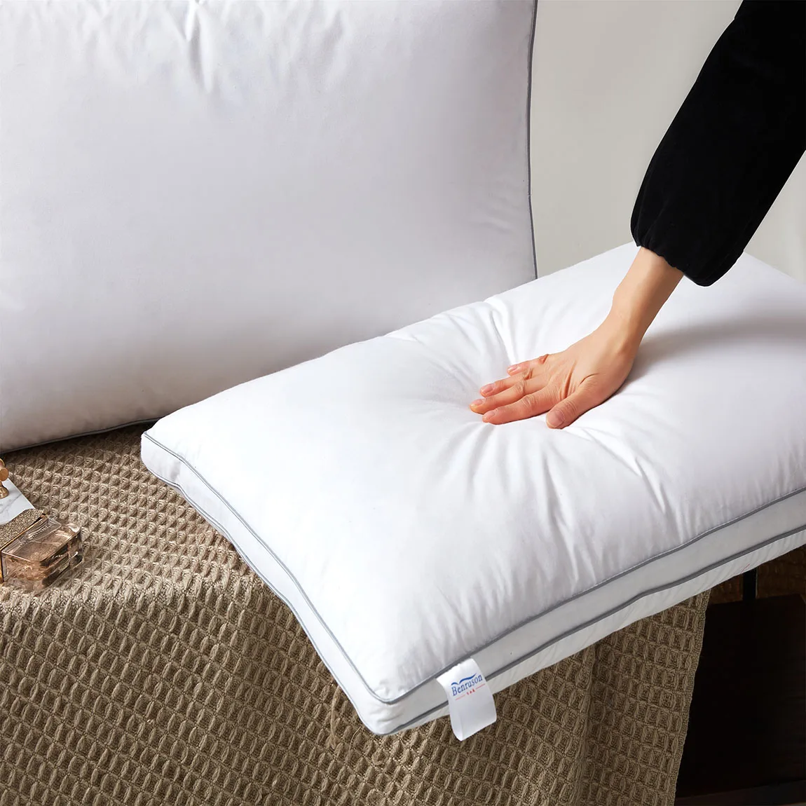 Customized Plush Down Alternative Pillow Limited Time Deal to Buy Polyester feather pillow insert