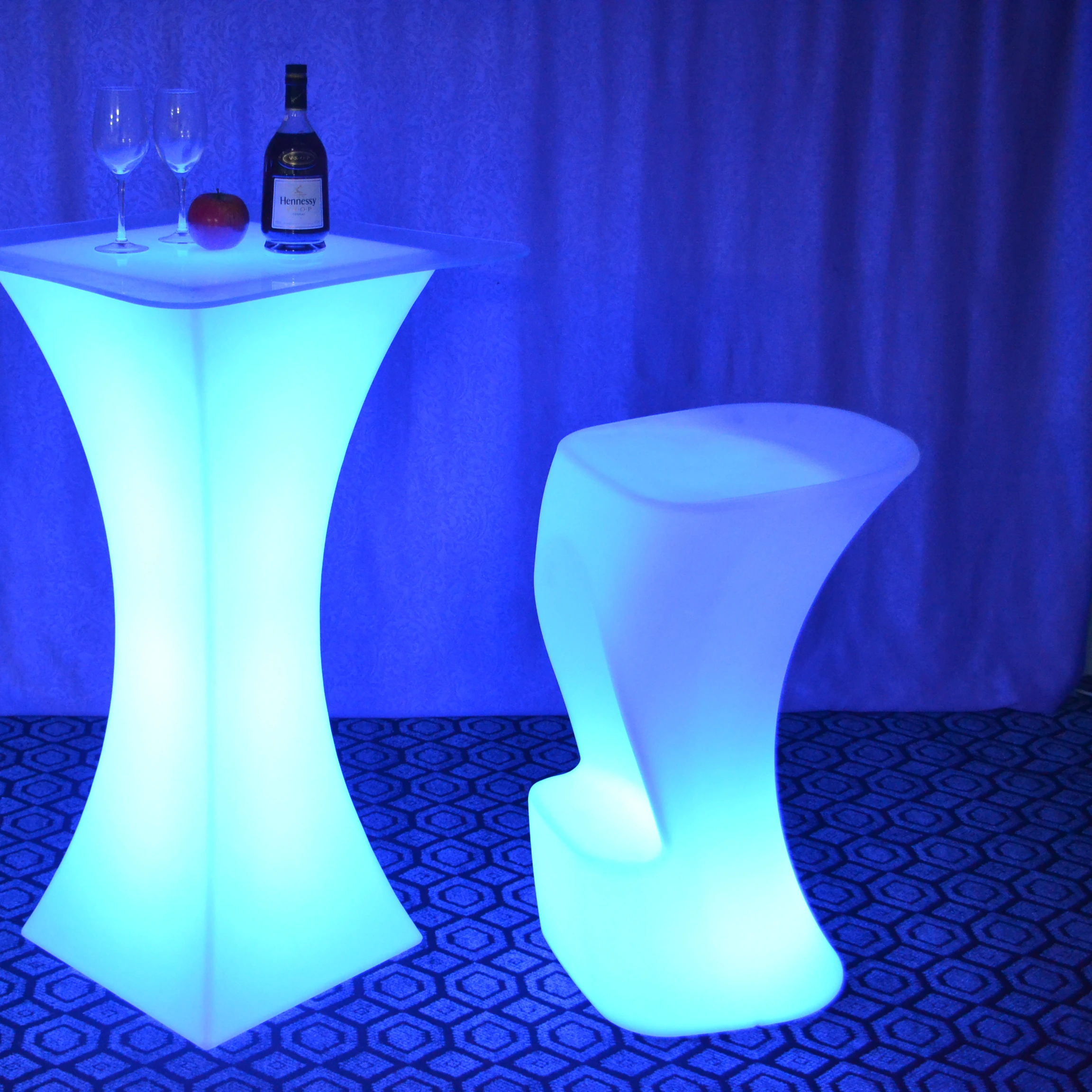 Wholesale high quality custom led table and chairs led bar table furniture led table