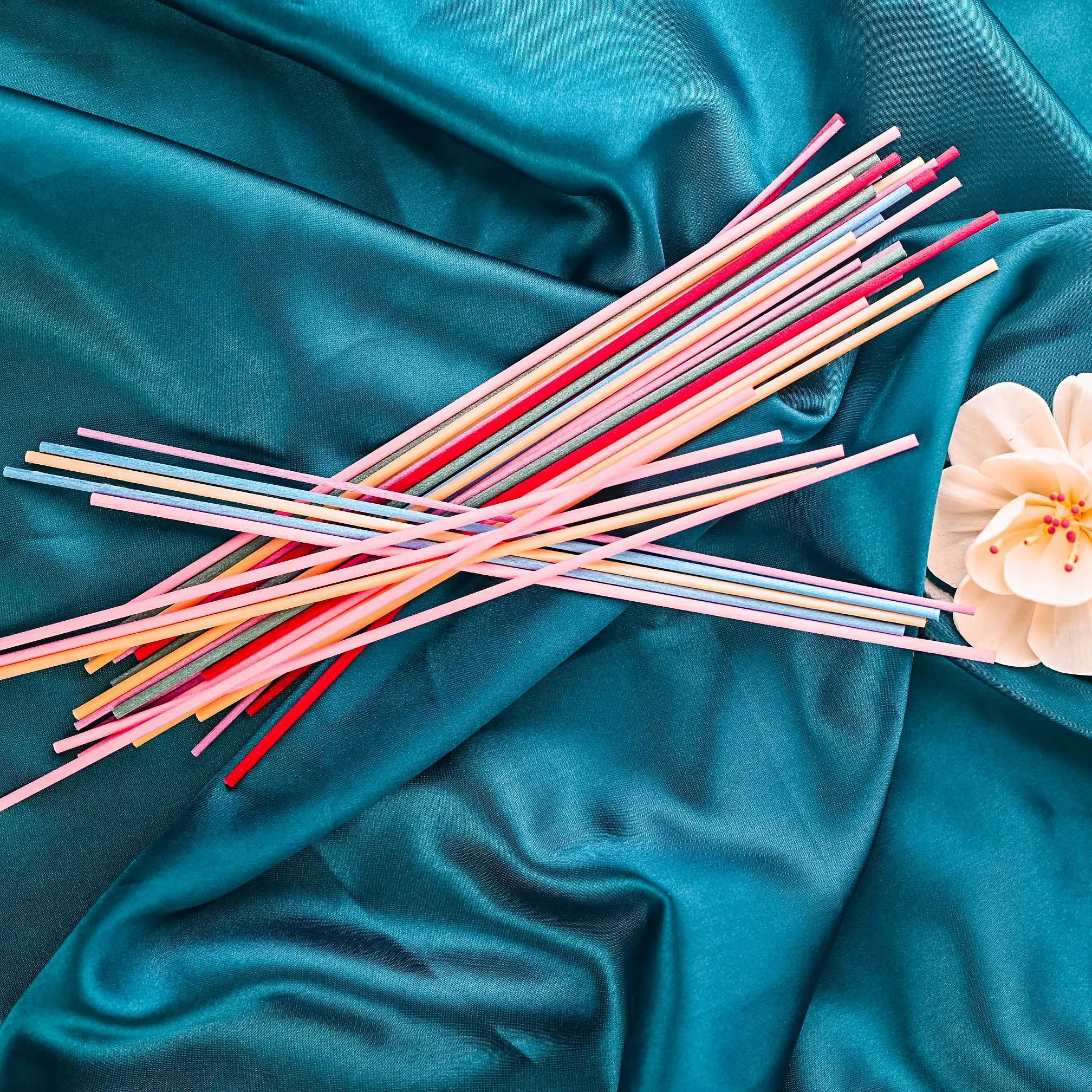 2022 Hot Seller colorful fiber diffuser reed sticks/synthetic sticks/fragrance absorbing wicks car air freshener