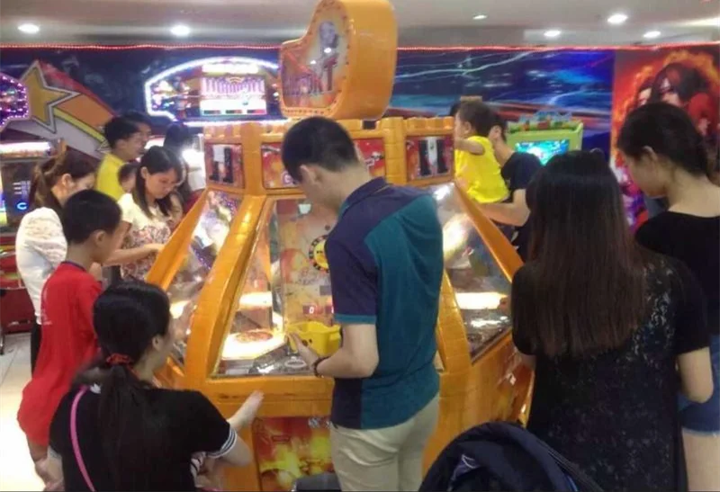 Classic 6 players coin pushing game machine for game center Golden Fort funny game carnival coin pusher with token prize