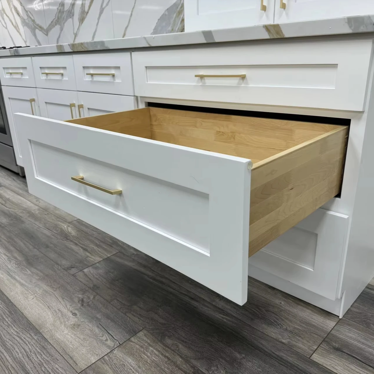 Modern custom designs ready to assemble RTA Kitchen Cabinets modular complete sets White Shaker Solid Wood Cabinet from Vietnam