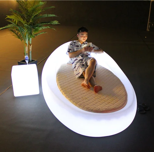 Plastic Hollow Structure EGG Bed  Illuminated Round Shape Hotel Bed