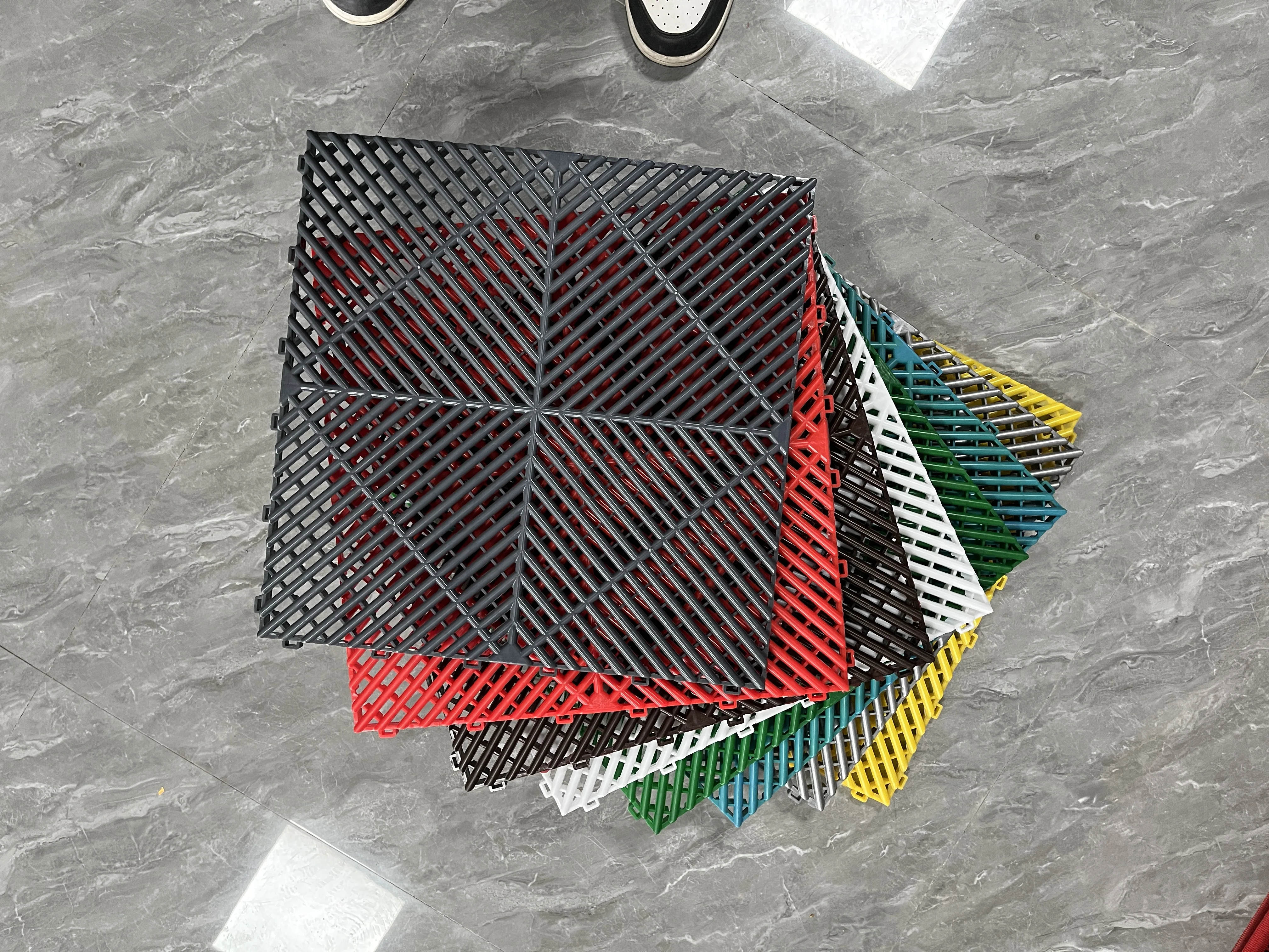 Car Garage Floor Tiles Hot Seller PP DIY Friendly High Duty Plastic X 400mm PVC Garage & Shed,indoor Simple Color