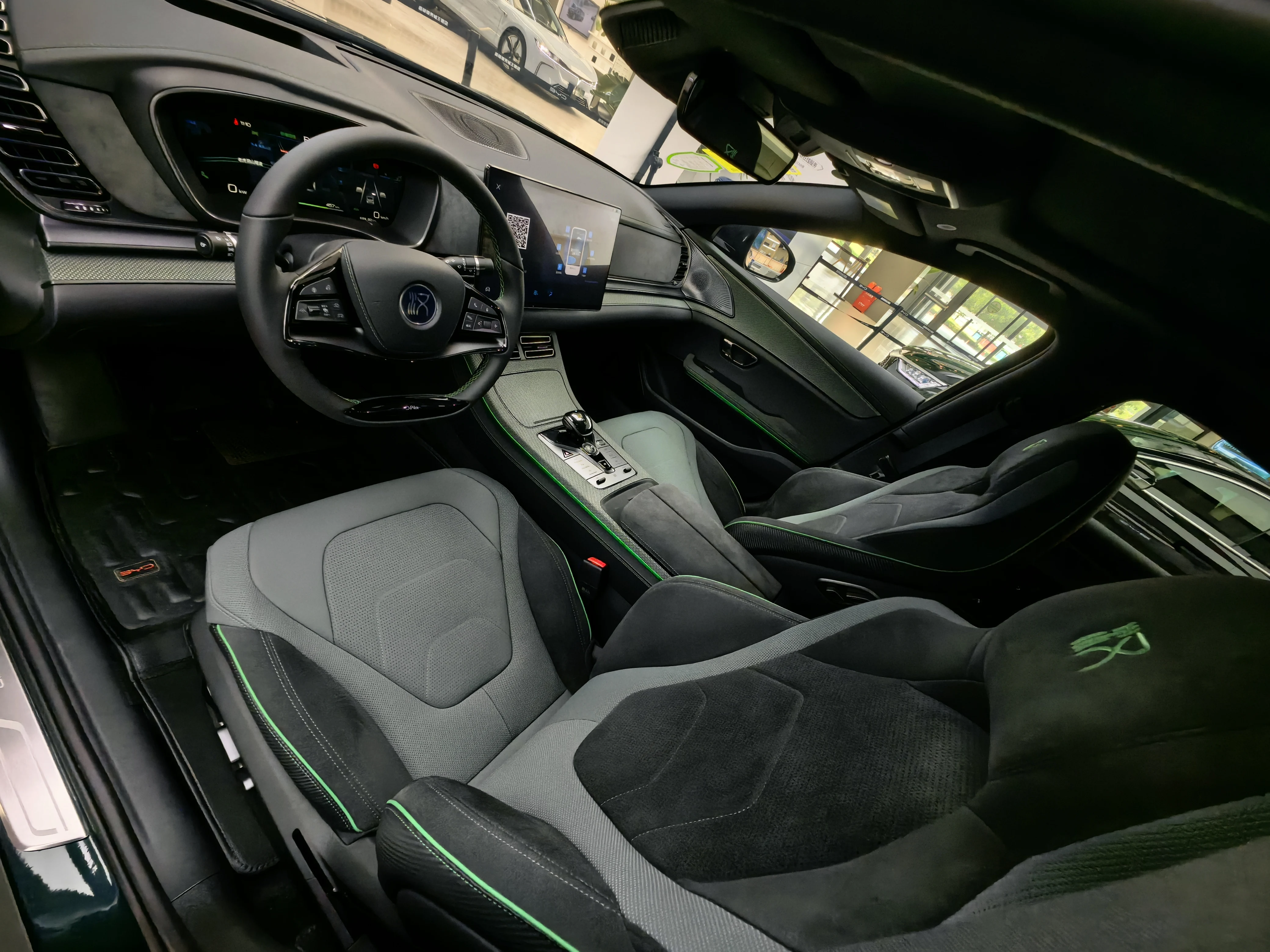 China BYD HAN EV Mid Size Hybrid Vehicle electric new car