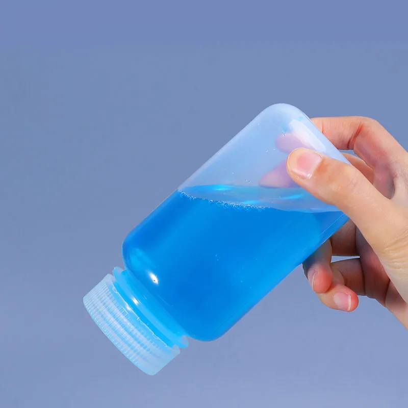 Wholesale Empty plastic reagent bottle Round Light proof chemical bottle Liquid Medicine bottles with plastic cover