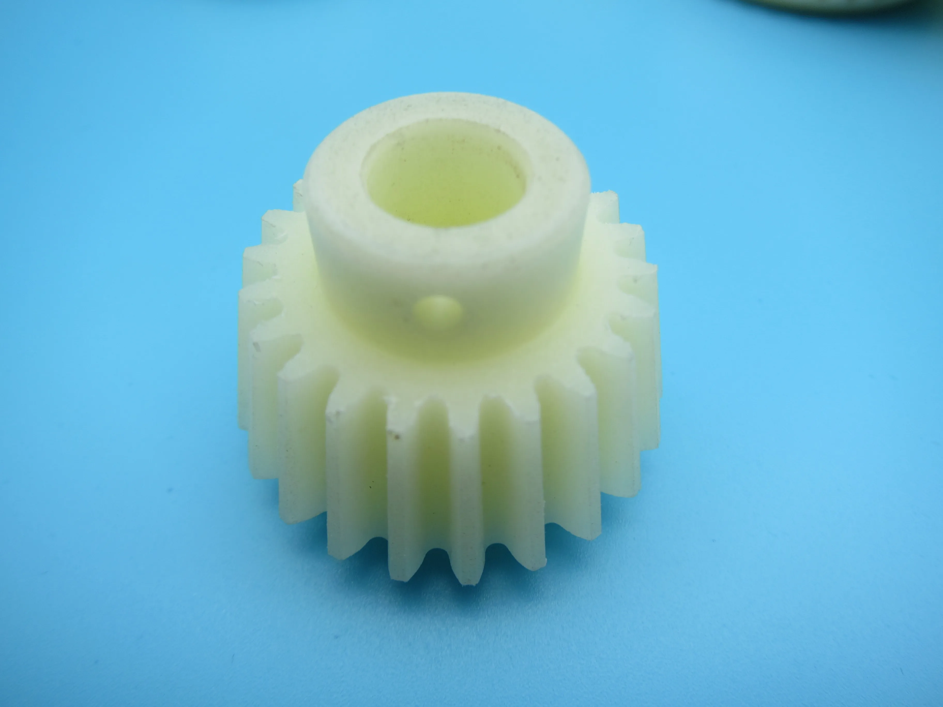 Source factory manufacturing plastic bevel 45 degrees gear sets for gardening tools