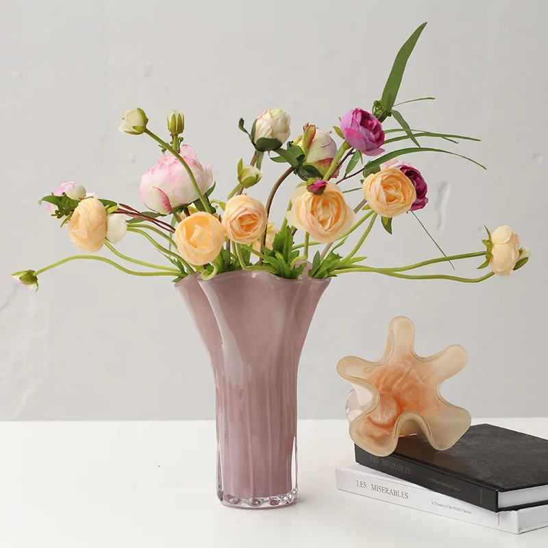 Bixuan Translucent Ice Cream Color Handblown Glass Vase Porcelain Powder Petal Shape Flared Mouth Flower Arrangement Glass Vases