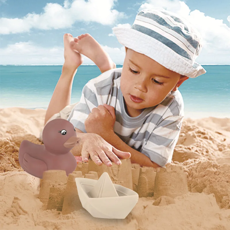 Baby Bath Toys Spray Water Floating Silicone Boat Animals Rubber Duck Bath Toy.