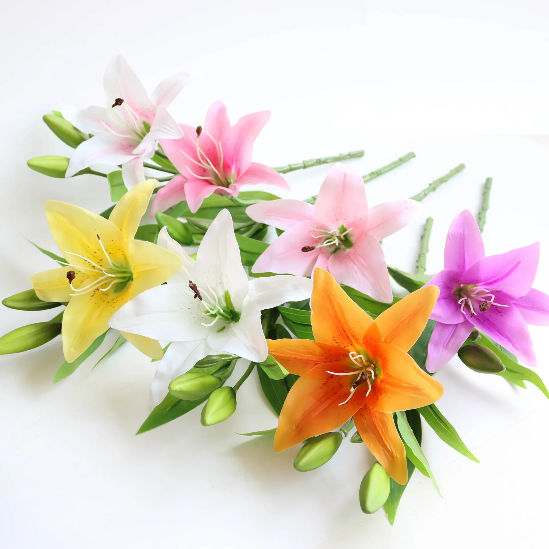 Single 3-head film feel short rod lily simulation flower plastic flower wedding decoration flower wholesale