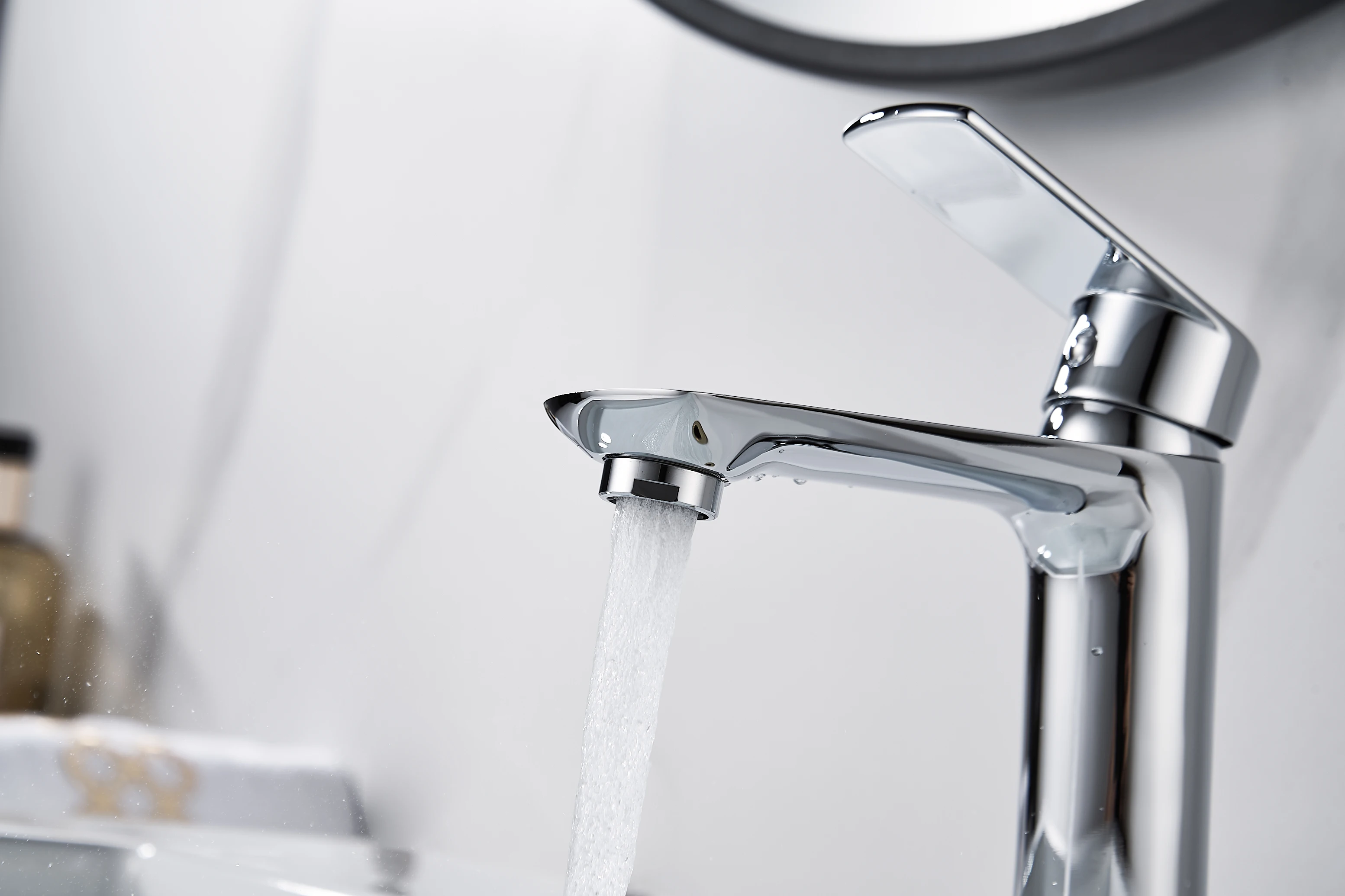 OEM  lavatory faucet chrome plated brass body all copper heat cold water faucet supply basin faucet