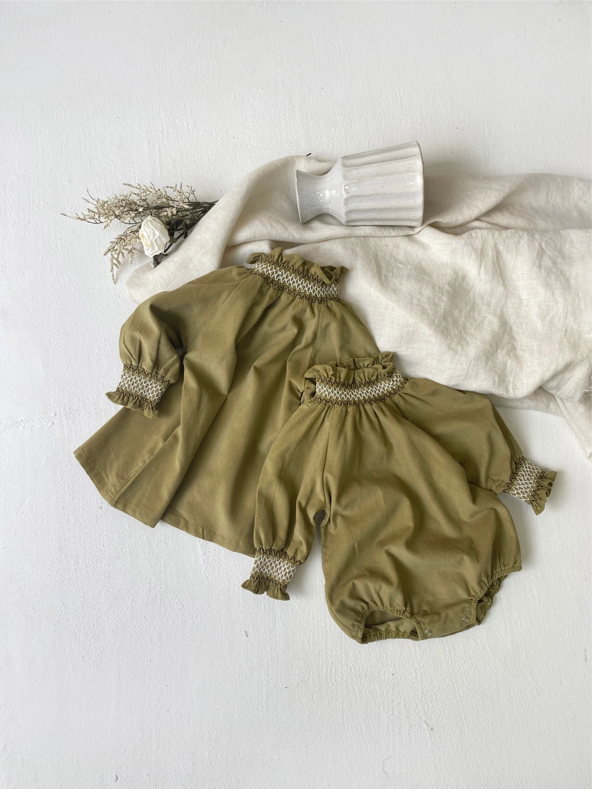 Autumn Long Sleeve Ruffle Neck Dress Infant Puff Sleeve Vintage Style Princess Girls Dress