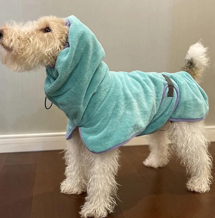 Luxury Super Absorbent Microfiber Pet Clothing Bathrobe Towel for Dogs Drying Coat with Adjustable Strap Pet Bathrobe