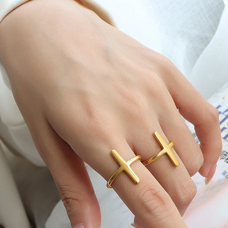  21524 2021 Новинка оптовая продажа минималистский дизайн 18k позолоченный крест титаниевое стальное