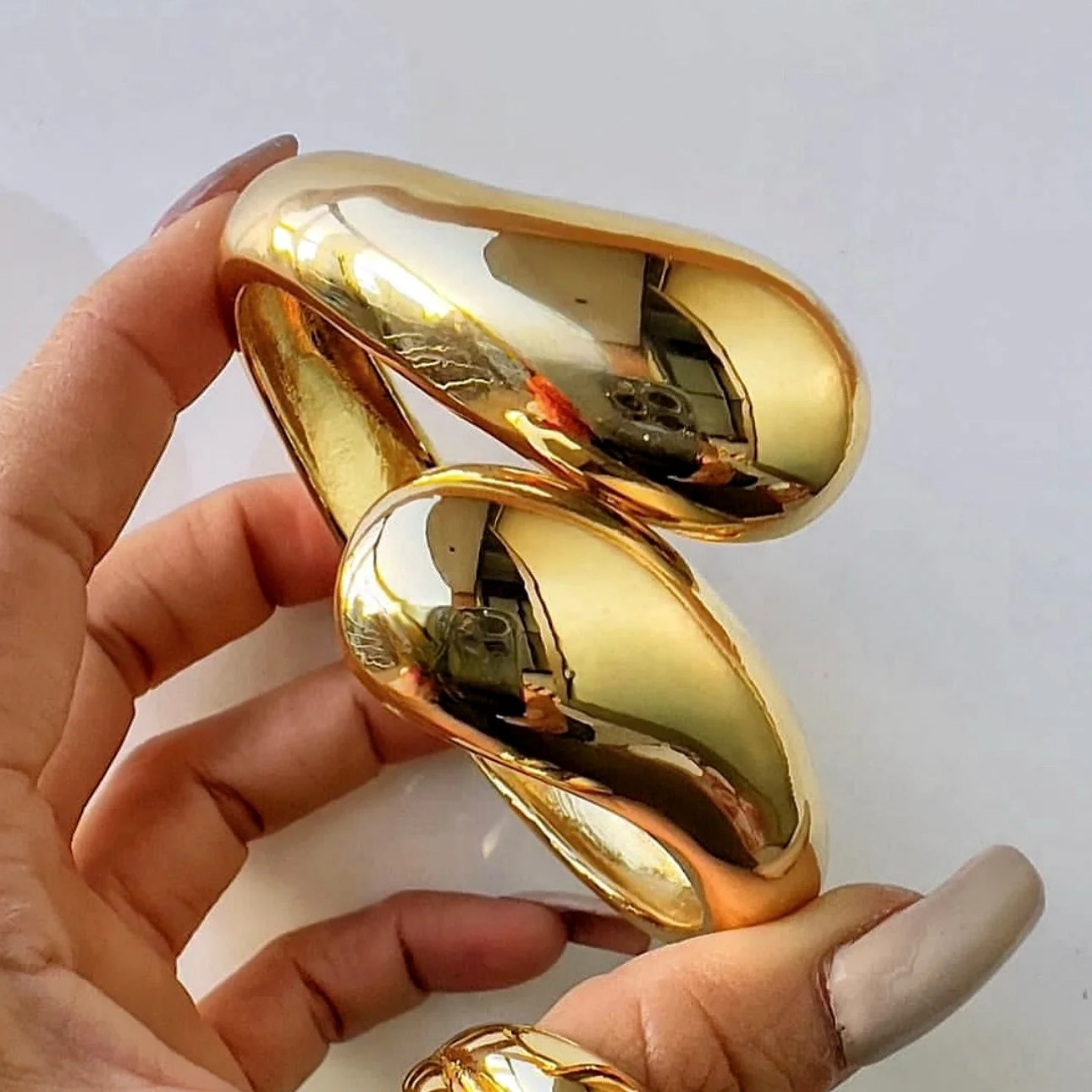 Новый Дизайн 18K позолоченный медный массивный браслет с полыми манжетами Модный Ювелирный Браслет для женщин роскошный
