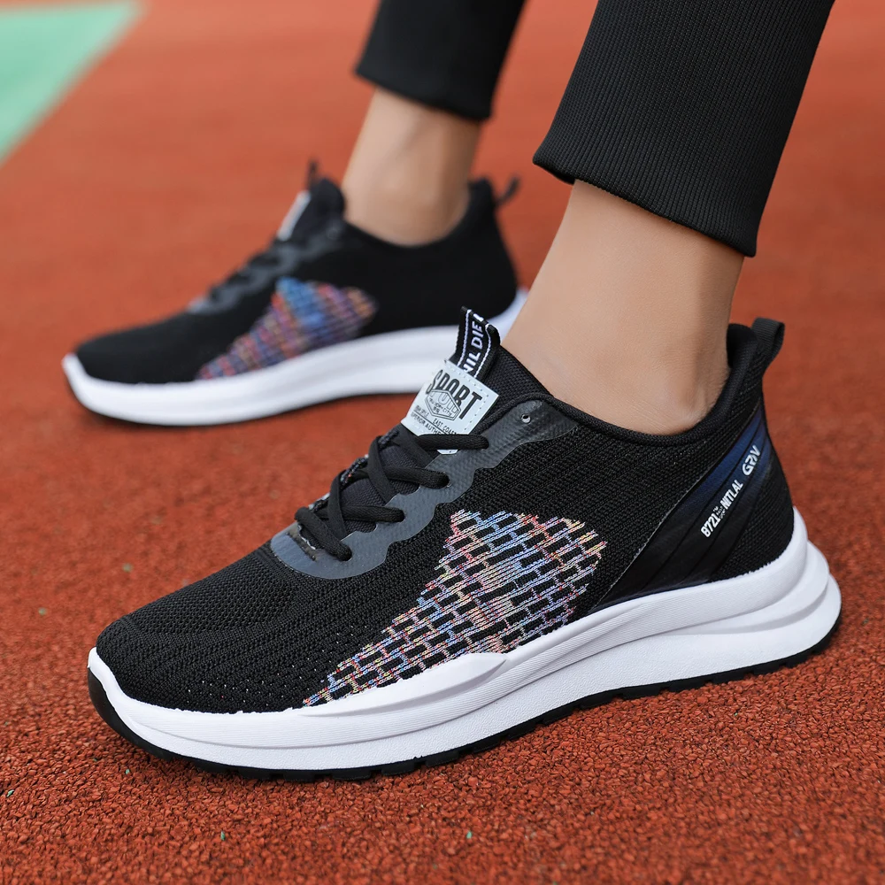 Manufacturers wholesale fashion casual sports shoes, processing custom fashion lazy shoes, shoes with laces made in China