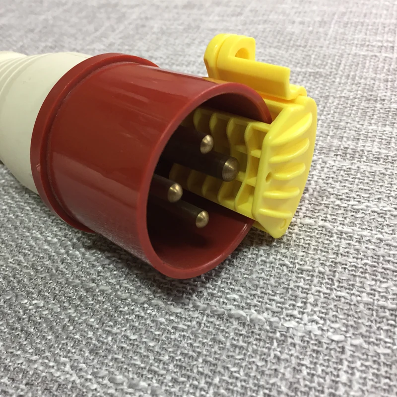 The Steck-stop protection lock for all CEE plugs prevents plug connection devices